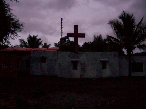 crossonfrontofbuilding.jpg